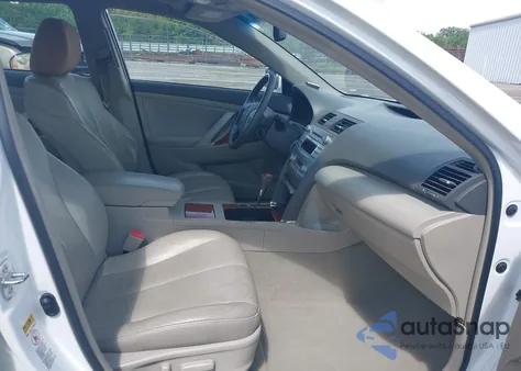 2010 Toyota Camry Xle V6 z USA, uszkodzony, nr VIN 4T1BK3EK0AU602689